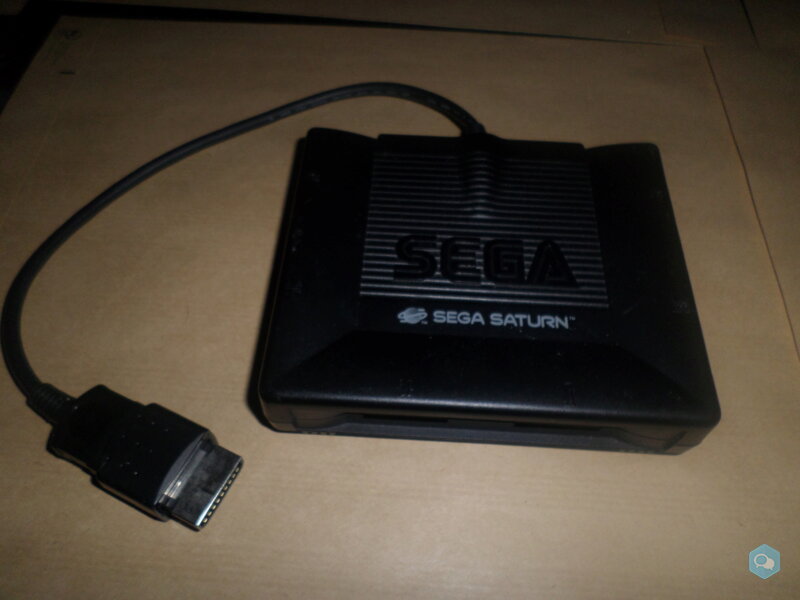 [VDS] Multitap officiel pour Sega Saturn 1