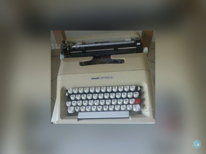 Macchina per scrivere vintage Olivetti Lettera 35 1
