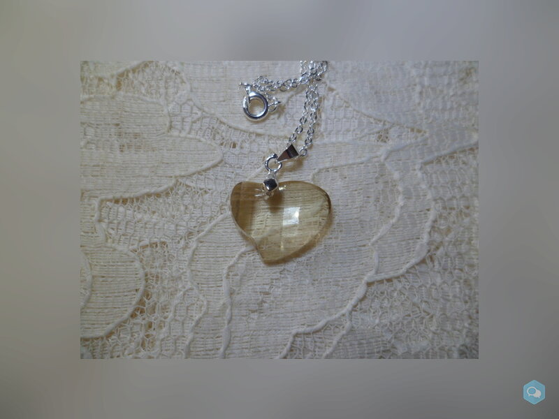 Collier Petit Coeur en Verre 1