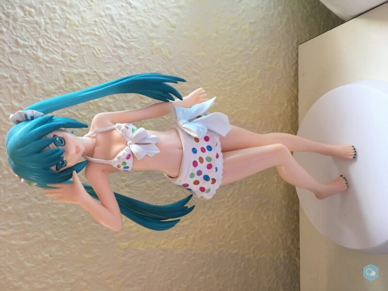 Vendo Figurita de Miku en Traje de abaño 2