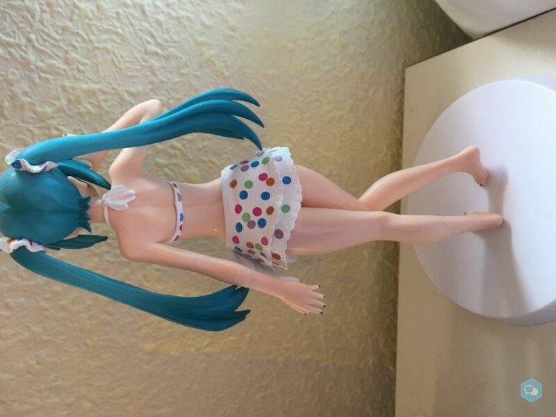 Vendo Figurita de Miku en Traje de abaño 3