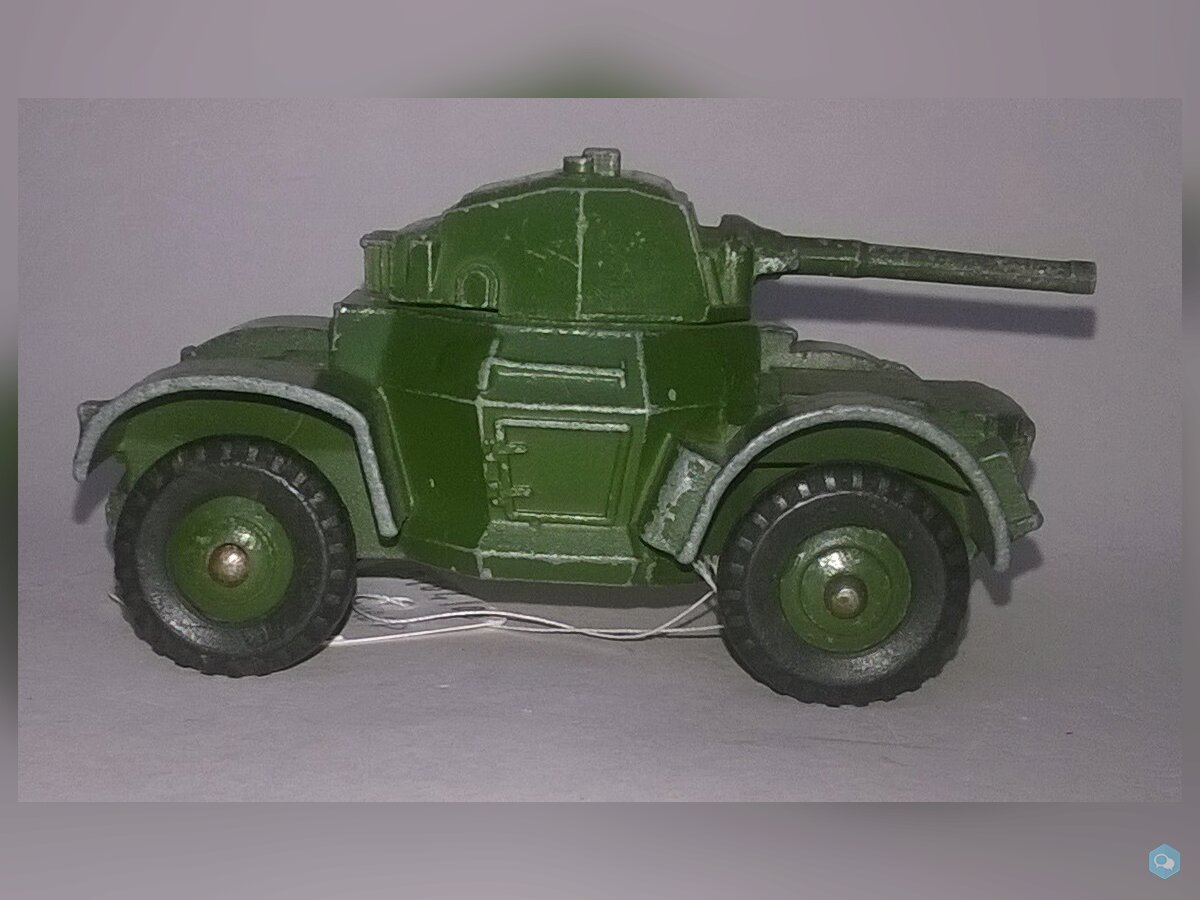 ARMOURED CAR 670 2