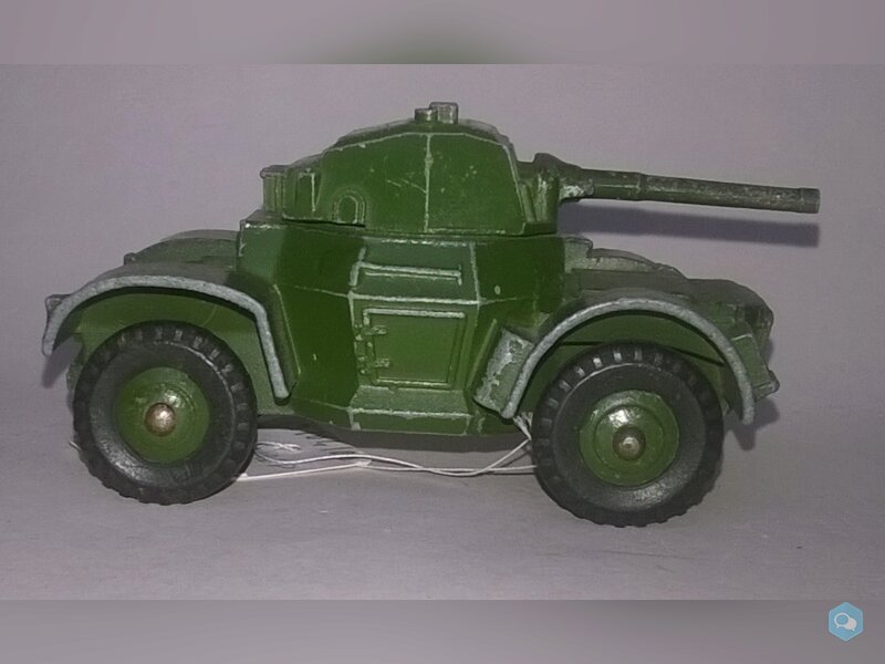 ARMOURED CAR 670 2