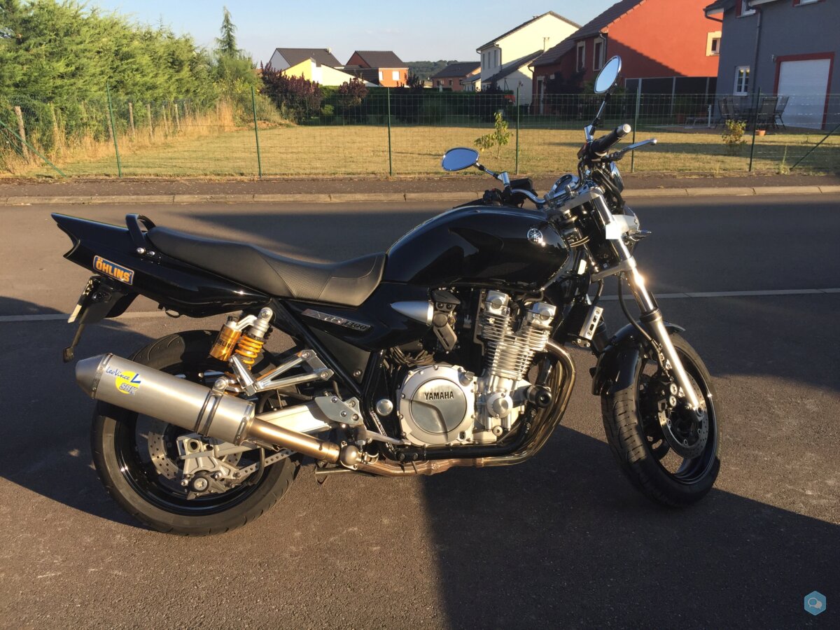 Vends superbe Yamaha XJR1300 noire de Juin 2009 2