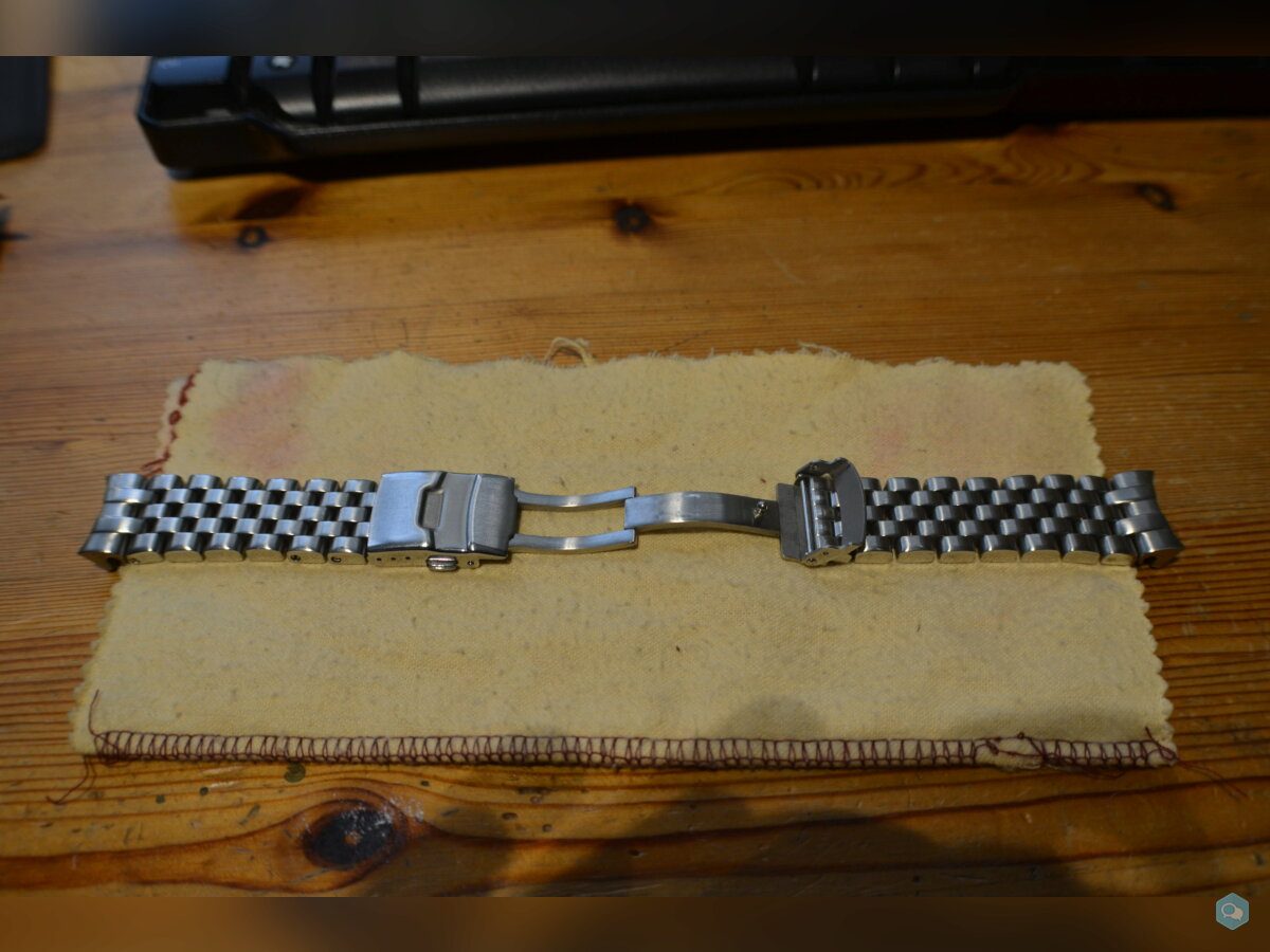 SOLD: Seiko SKX007, new 5