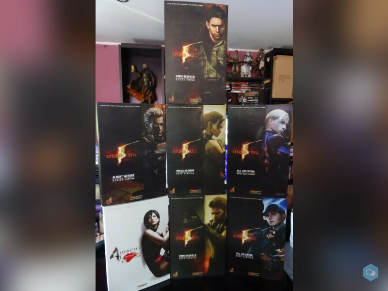 vend échange et recherche hot toys et autre 1/6 1