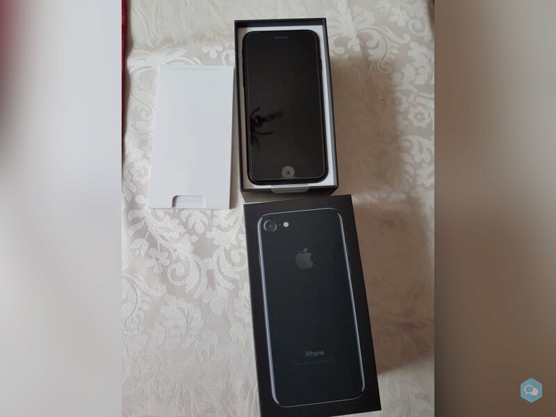 Apple iPhone 7 32GB costo 400 Euro  4