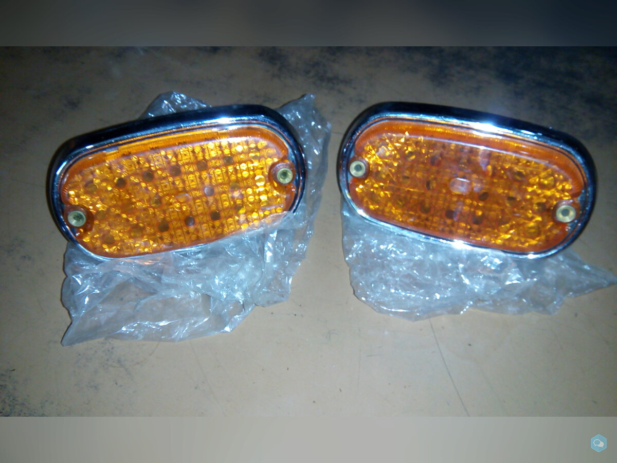Front Parking Lights Assembly 2