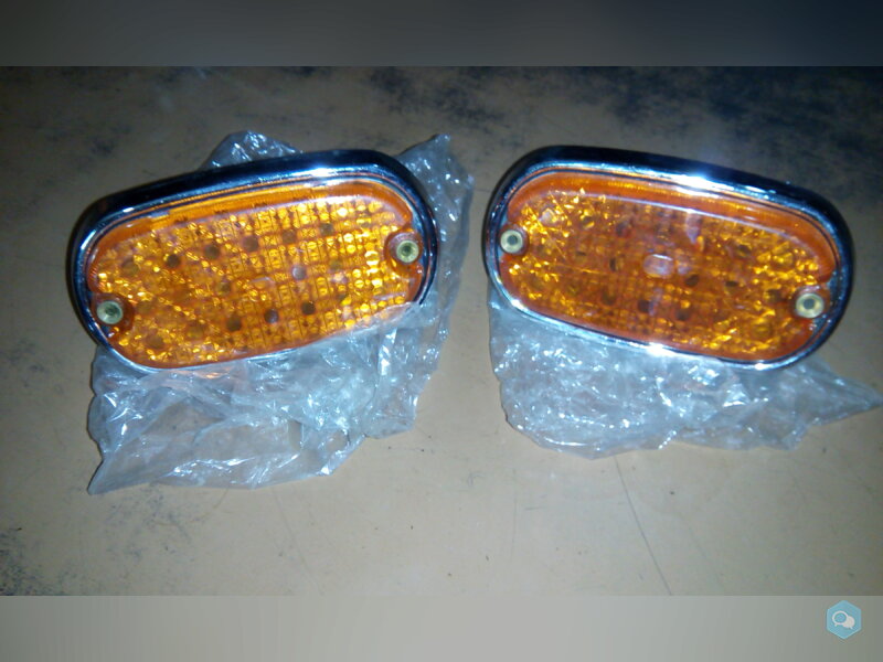 Front Parking Lights Assembly 2