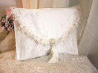 pochette blanche , pochette mariée , satin damassé 1