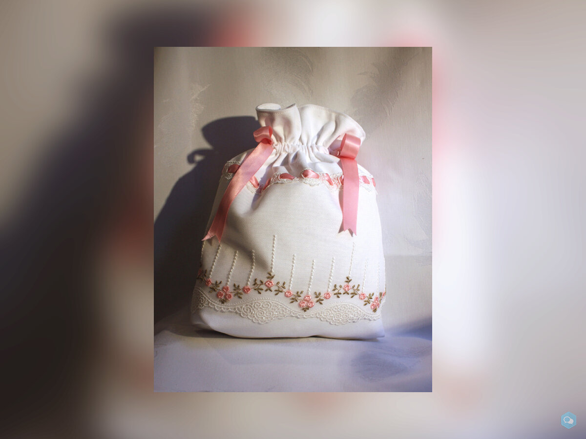 sac blanc, trousse a maquillage, tulle brodé de ro 2