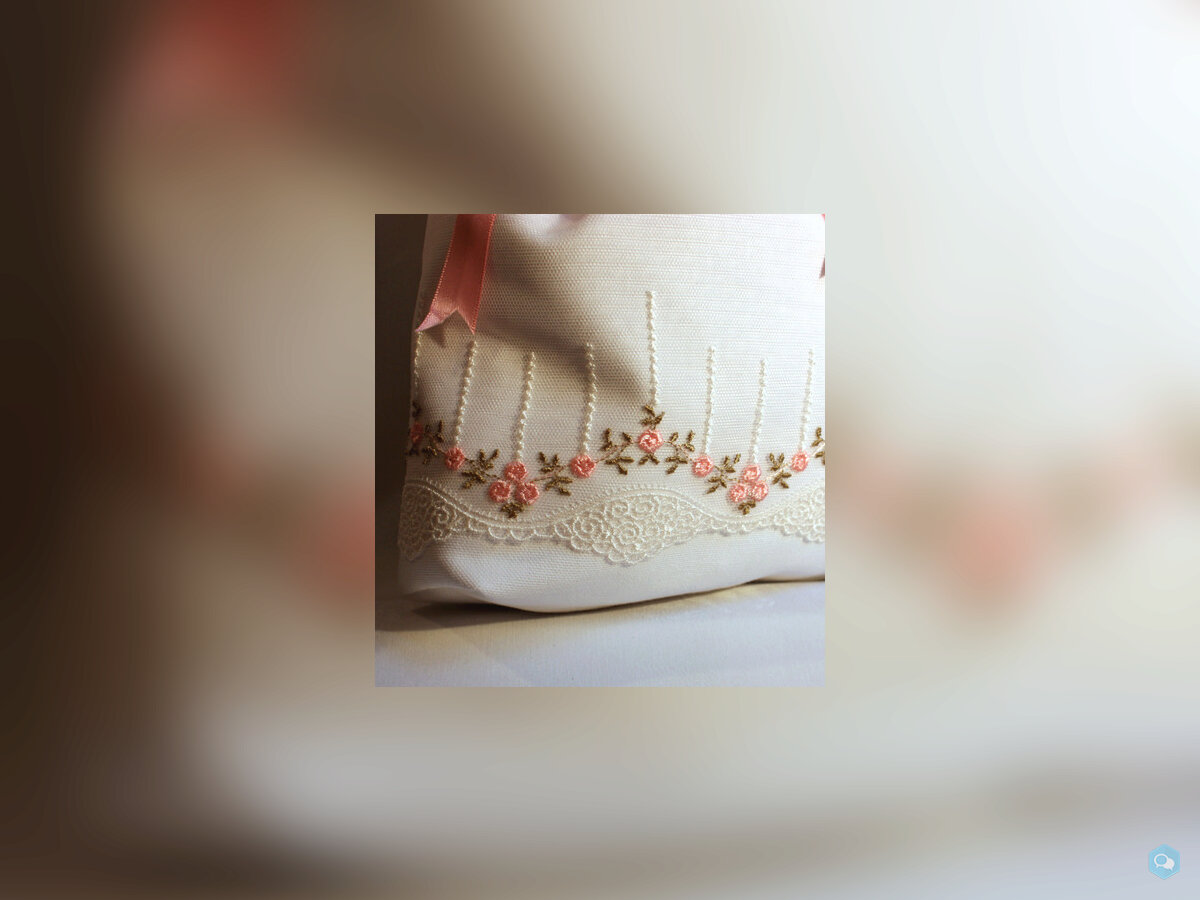 sac blanc, trousse a maquillage, tulle brodé de ro 3