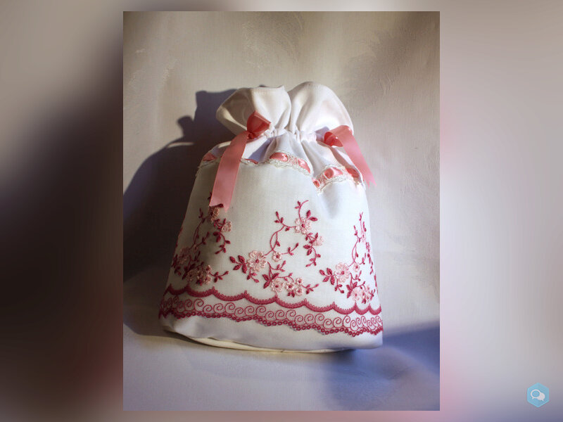 sac aumonière blanche, trousse de toilette, tulle  3