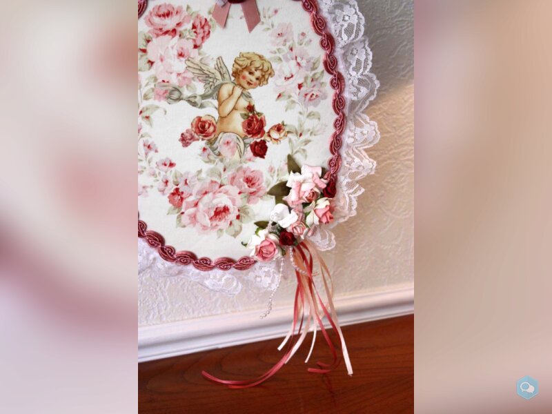 style shabby tableau d'ange entouré de roses 4