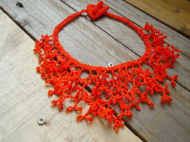 Collier corail orange vif en perles de miyuki 