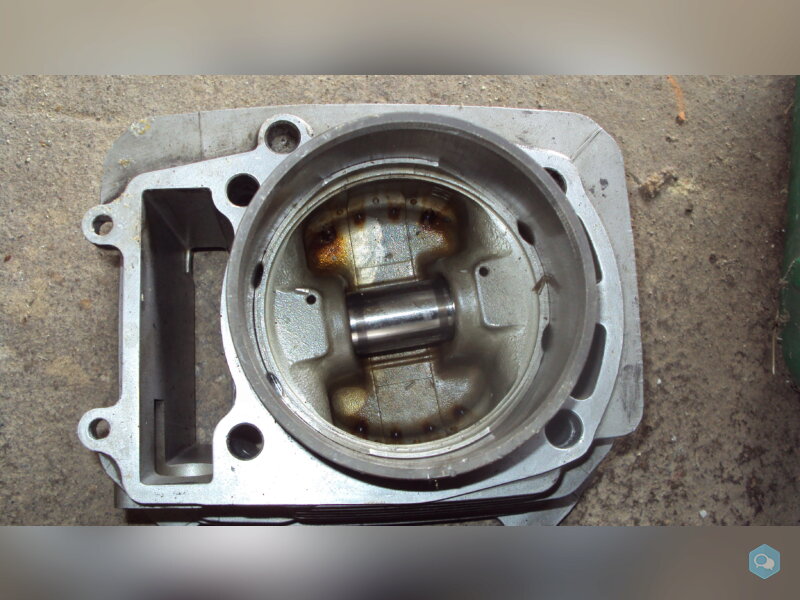 cylindre piston de suzuki 650 freewind 4