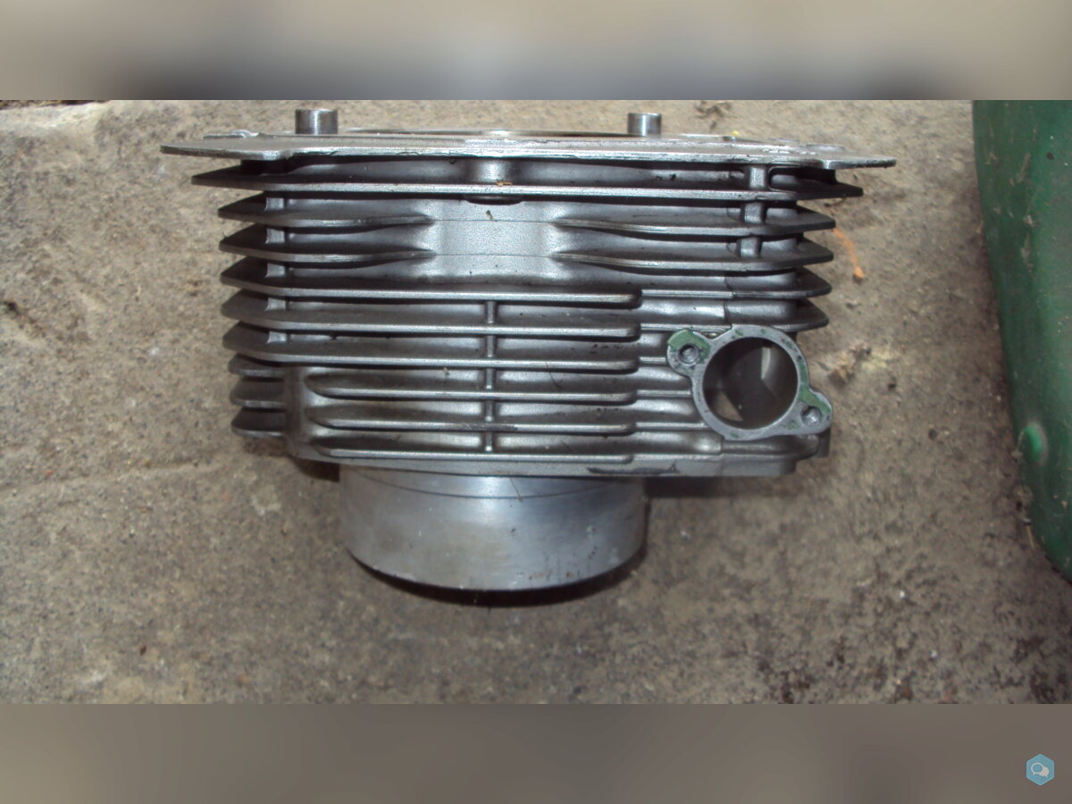 cylindre piston de suzuki 650 freewind 2