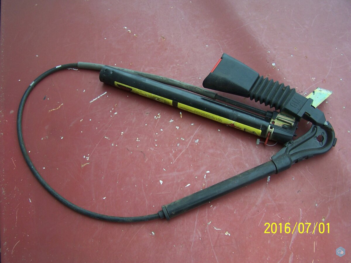 PRETENSIONNEUR  CEINTURE OPEL CORSA B TIGRA COMBO  3