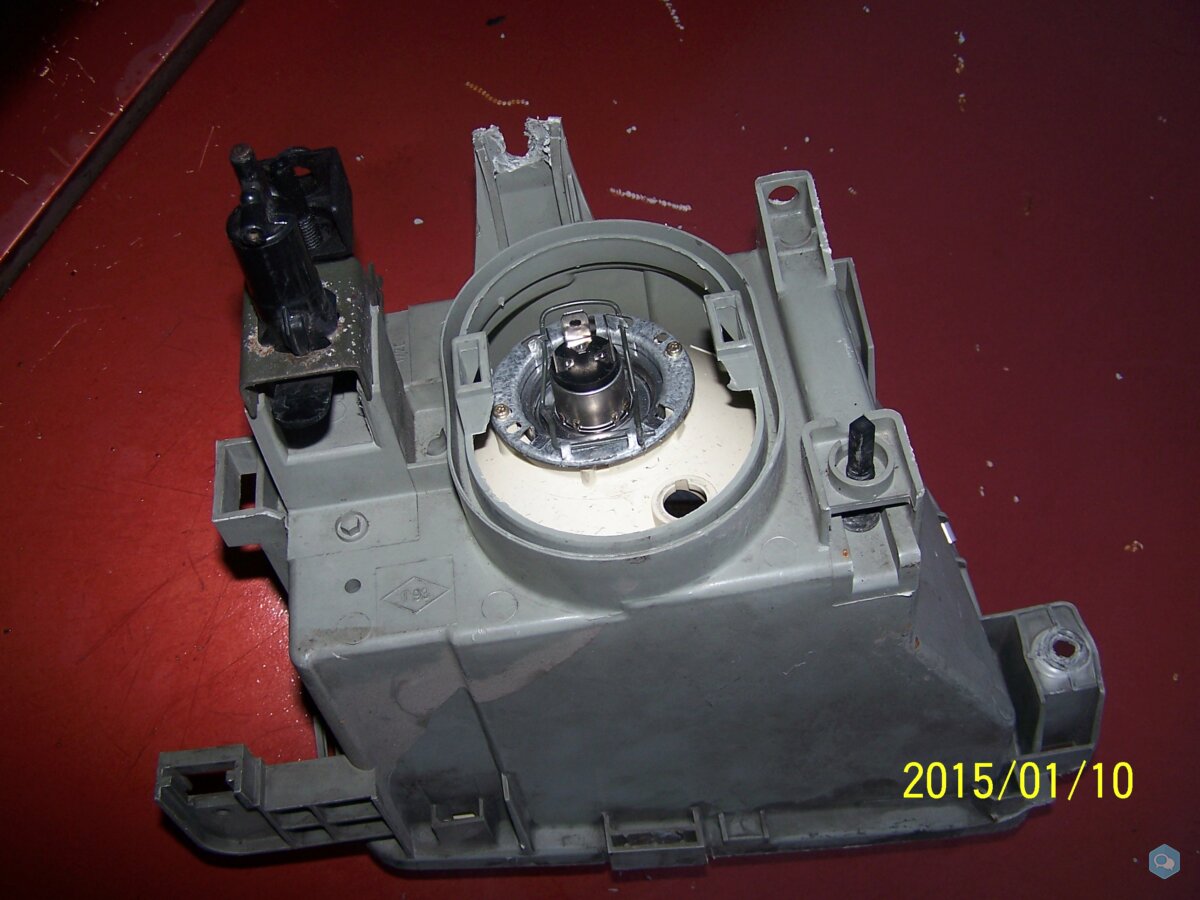 OPTIQUE DE PHARE GAUCHE RENAULT CLIO 1    2