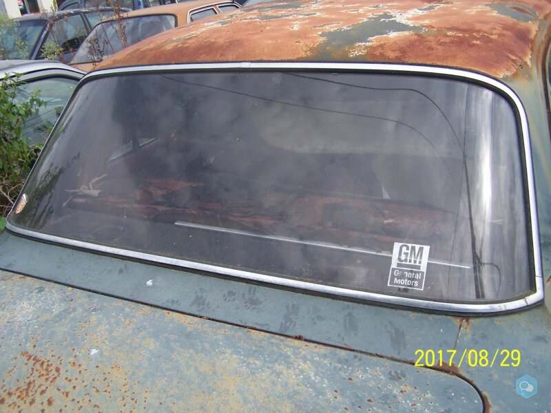 OPEL REKORD A / B PARE BRISE LUNETTE ARRIERE 2