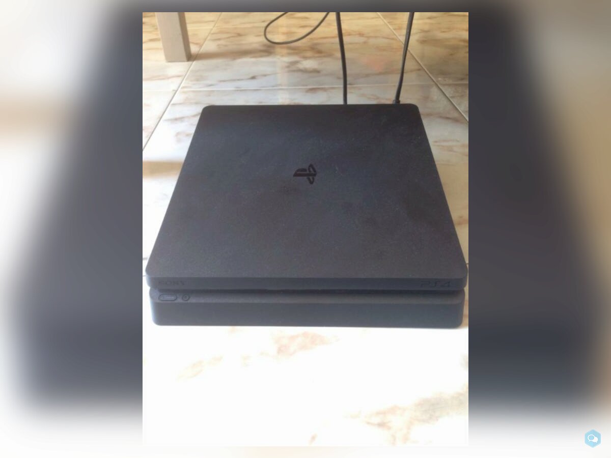 PlayStation 4 Slim 500GB 2