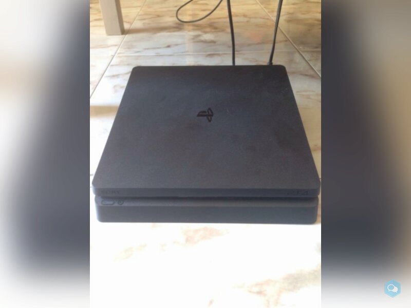 PlayStation 4 Slim 500GB 2