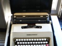 Olivetti, machine à écrire 1