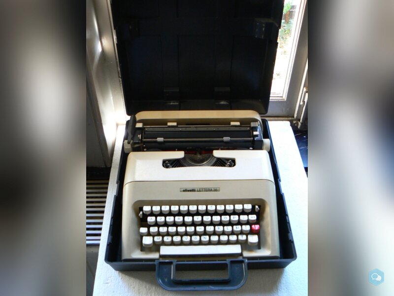 Olivetti, machine à écrire 1