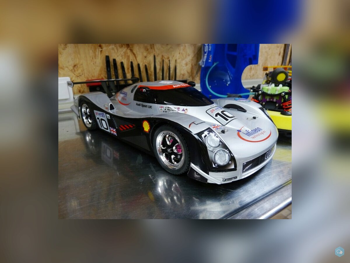 Voiture RC Thermique 6