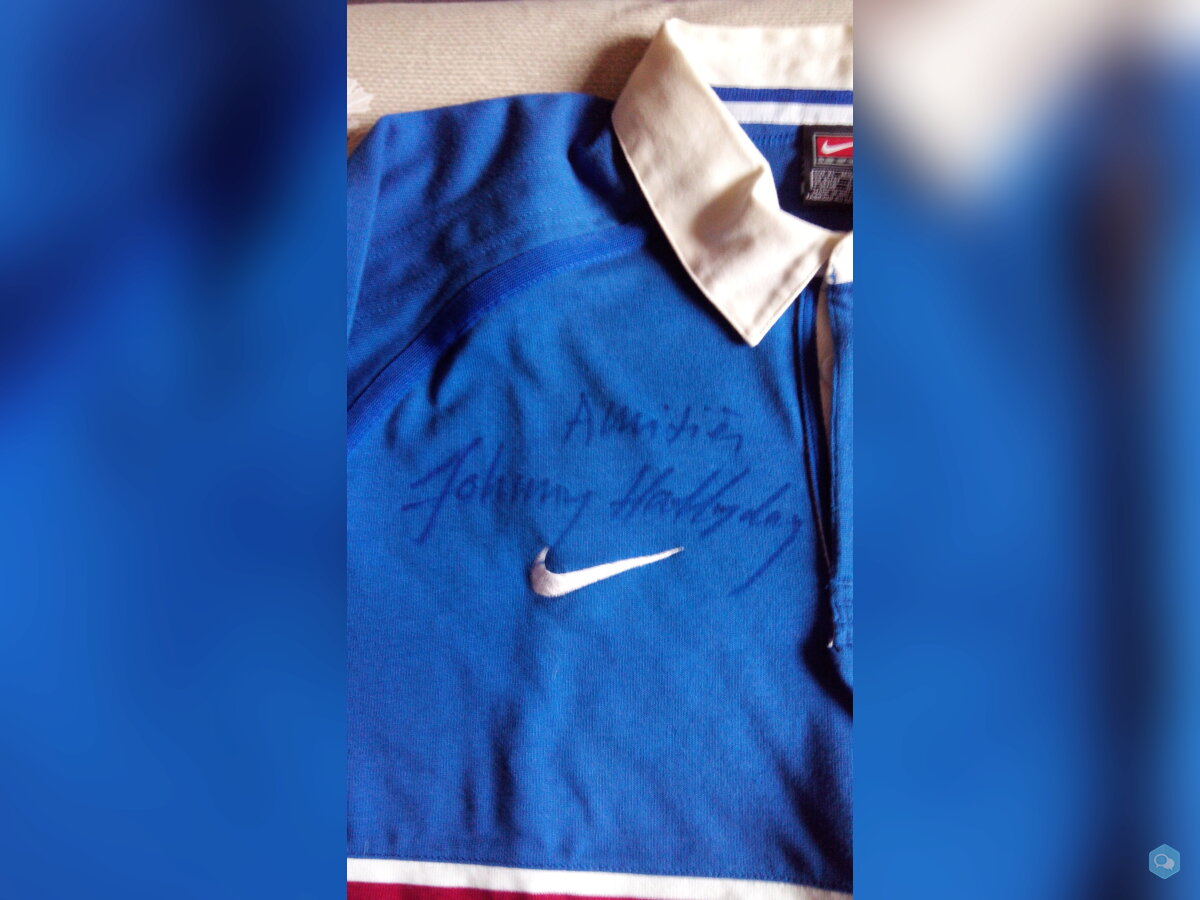 Dédicace sur maillot Johnny Hallyday 2