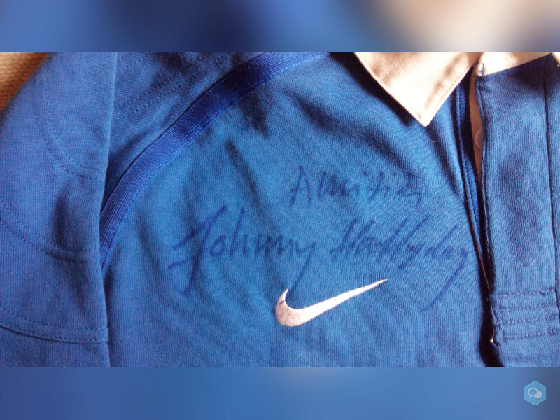 Dédicace sur maillot Johnny Hallyday 4