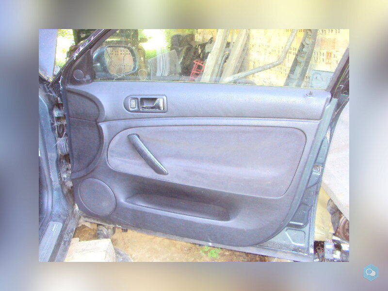 porte avant droite de passat de 2000 2