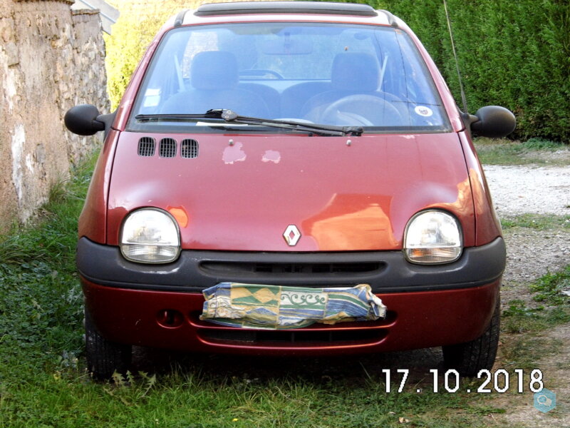 urgent vends 2 twingo pour pieces 4