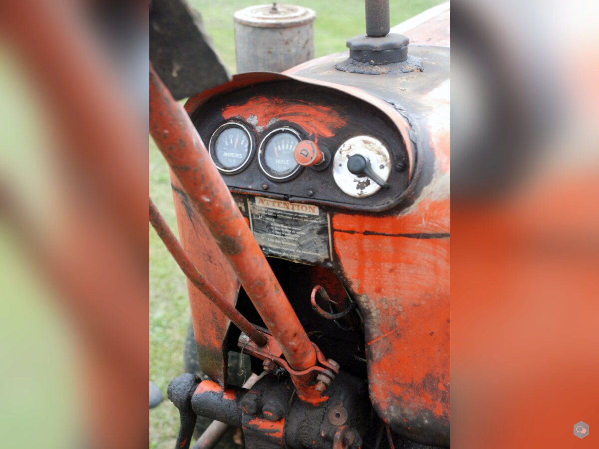 A VENDRE tracteur VENDEUVRE 4