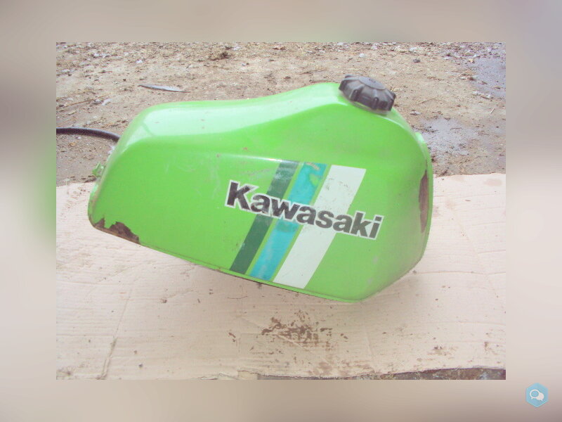 réservoir de kawasaki 125 K1 1
