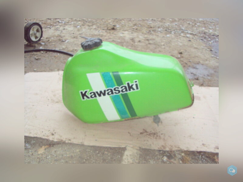 réservoir de kawasaki 125 K1 2