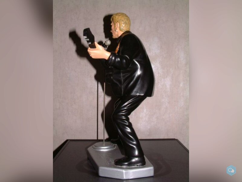 Statue Johnny Hallyday 4