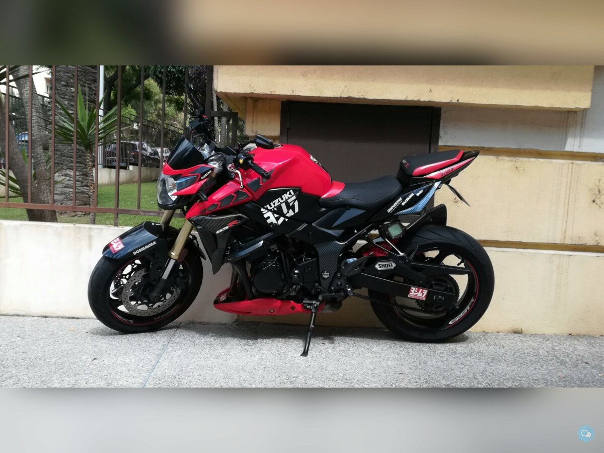 Vds SUZUKI GSR 750 Yoshimura 1