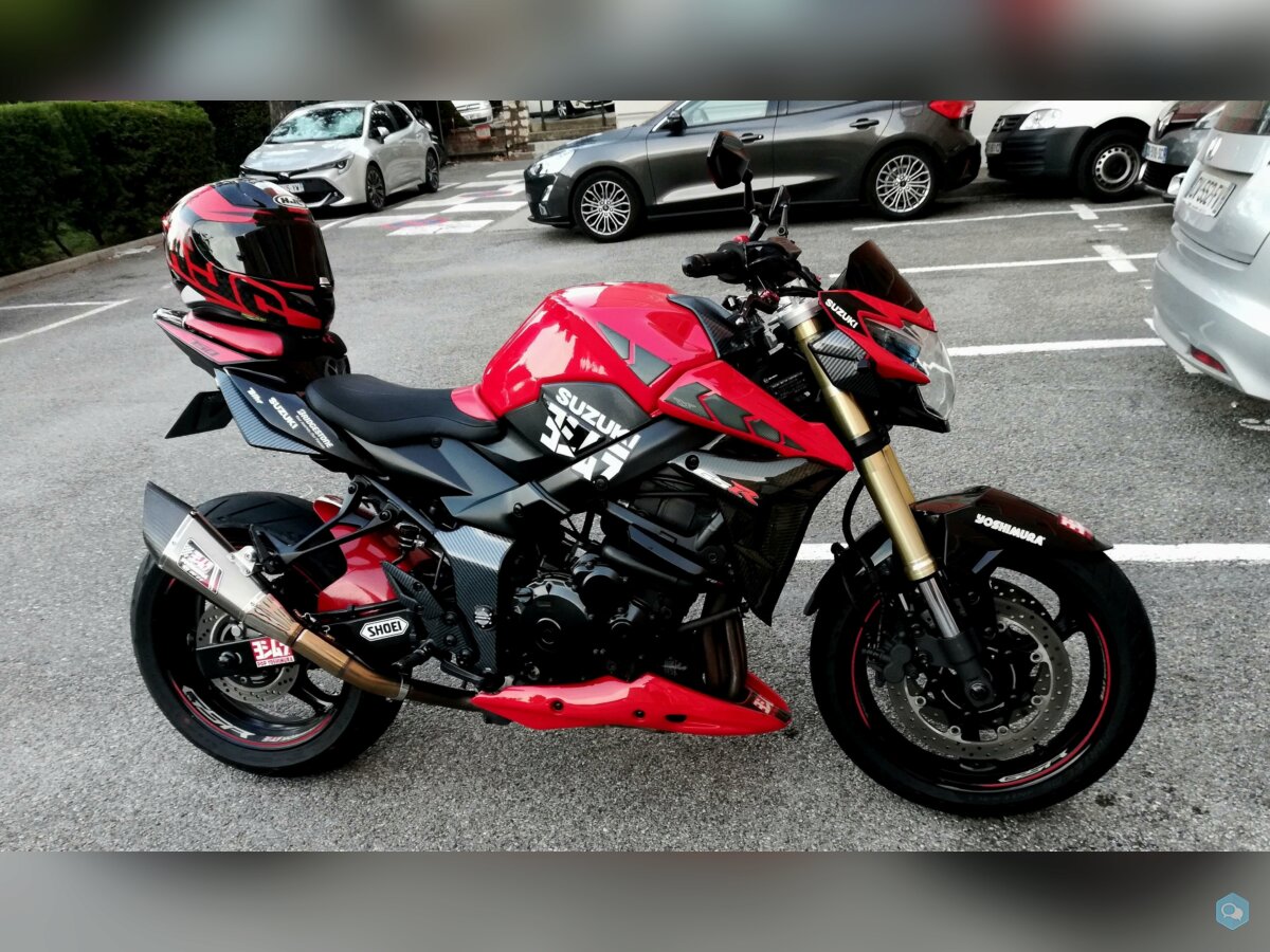 Vds SUZUKI GSR 750 Yoshimura 2