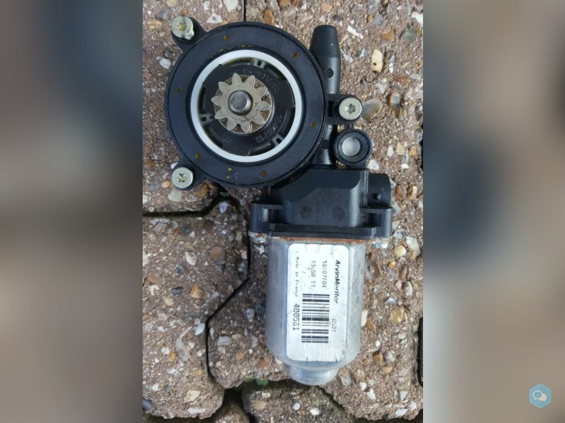 Moteur lève vitre Gauche Twingo 1 ArvinMeritor 058 1