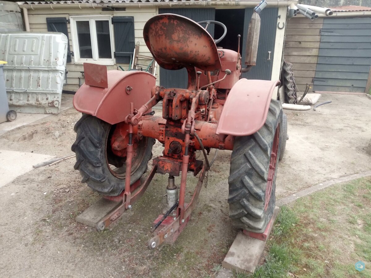 tracteur Vendeuvre super as 80 3