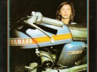 Cherche brochure Yamaha'74 (bleue) 1