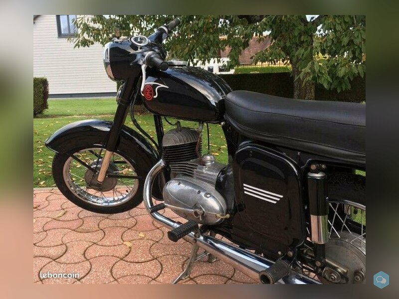 VENDS JAWA CZ 125 1