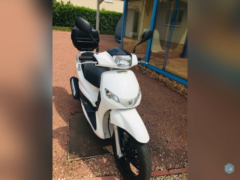 Scooter Peugeot 125 1