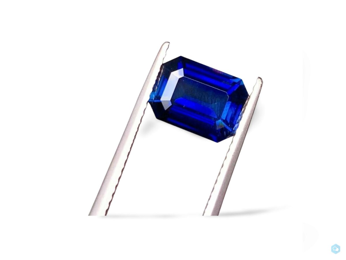 Saphir Bleu Royal émeraude de 3.16 carats 2