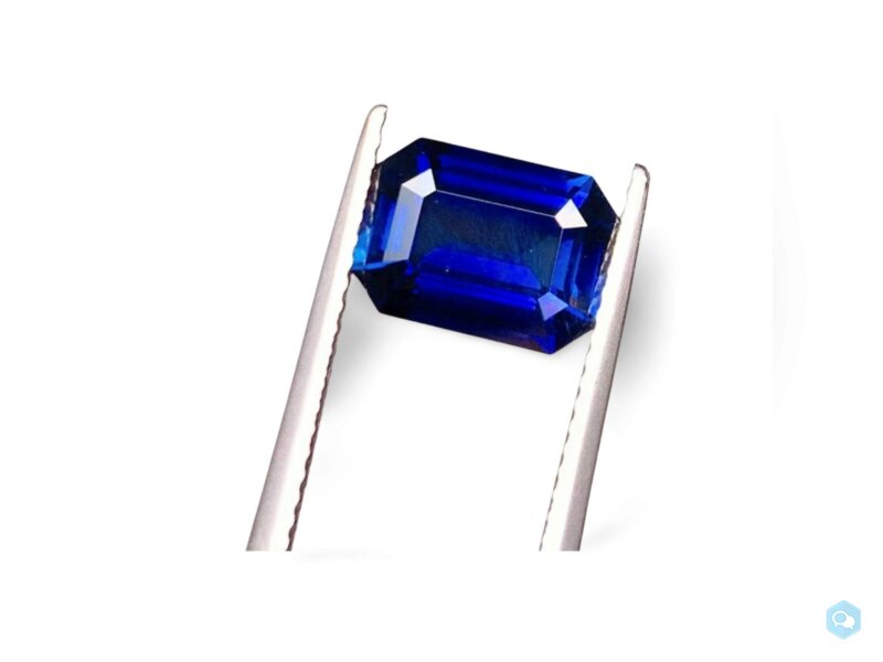 Saphir Bleu Royal émeraude de 3.16 carats 4