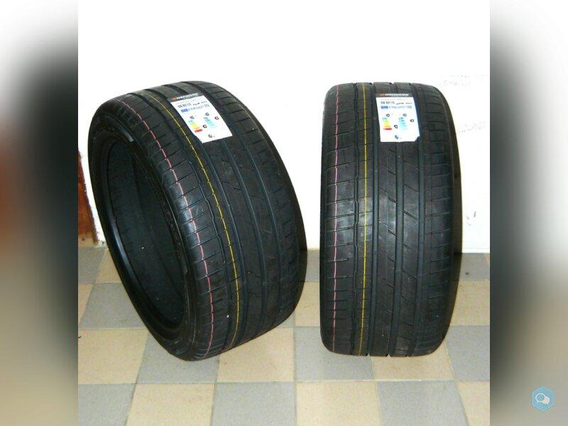 Deux pneus HANKOOK 265/40ZR/19 98 (Y) N0 Porsche 1