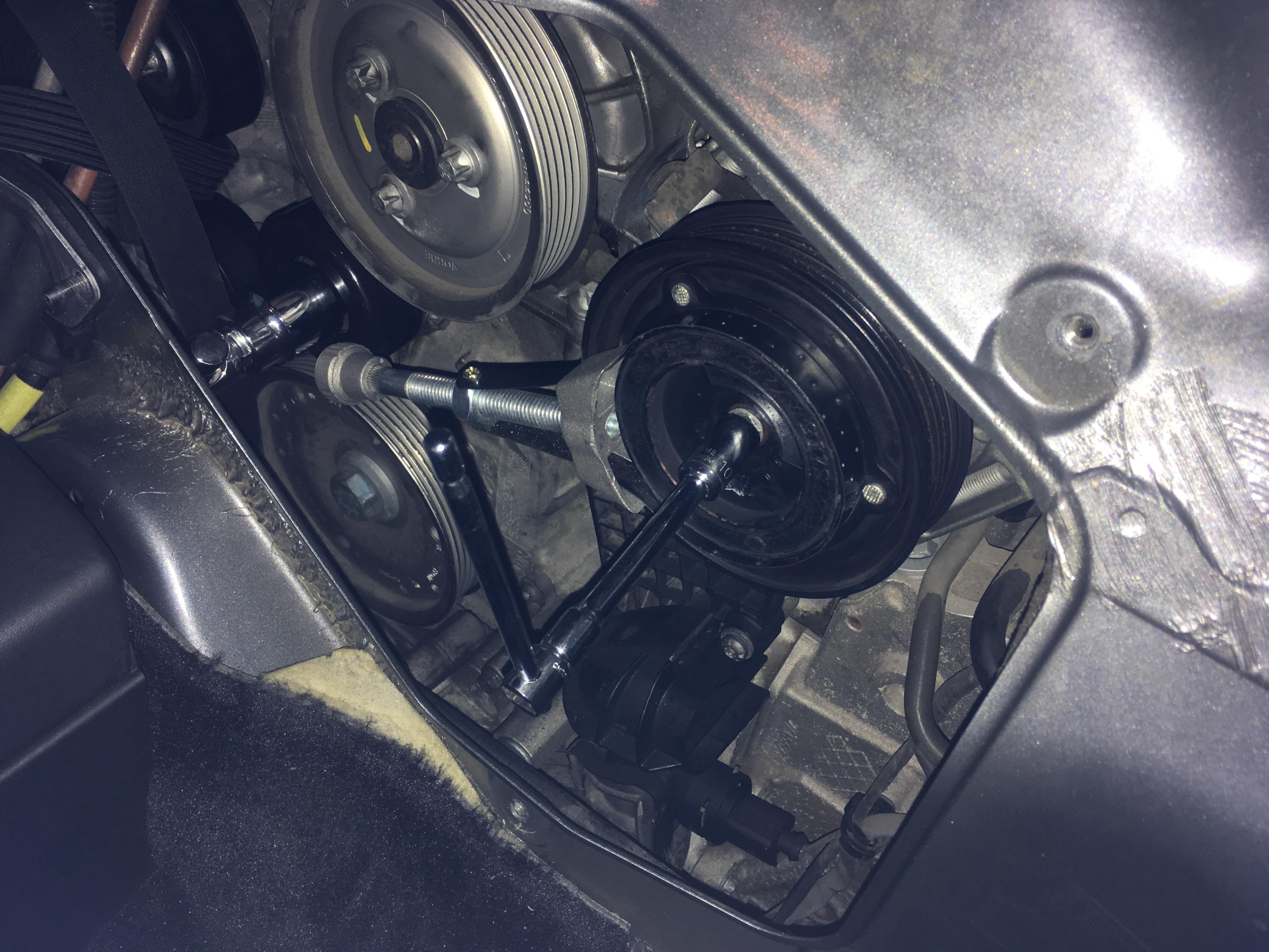 d-montage-poulie-compresseur-de-climatisation-moteur-autopassion