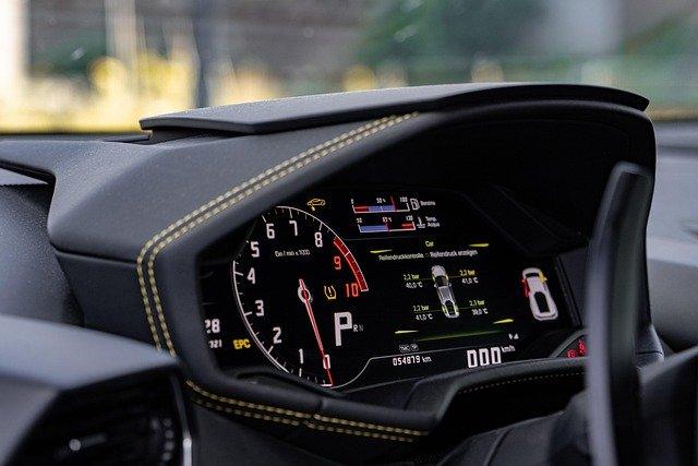 hscarphotographie-luxury-car-6589873_640.jpg