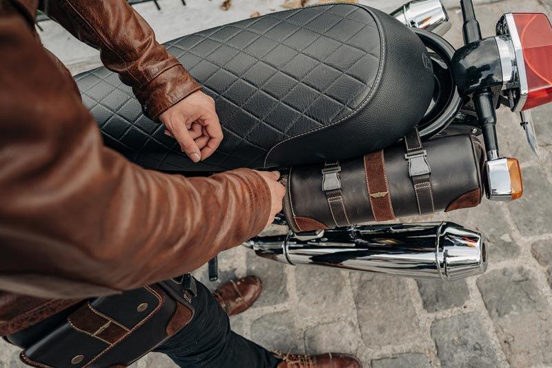 Choisir sa sacoche de moto : types, matières, prix - Accessoires moto -  Motards
